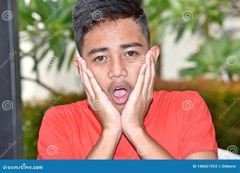 startled in Tagalog .